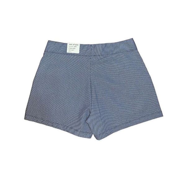 Max Studio Shorts - Picture 3 of 6